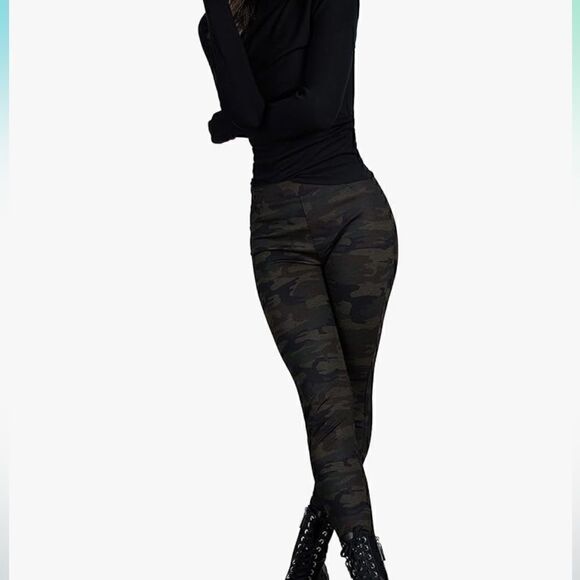 Sanctuary & Runway Ponte Leggings with Functional Pockets in Forest Camo XS - Picture 4 of 13